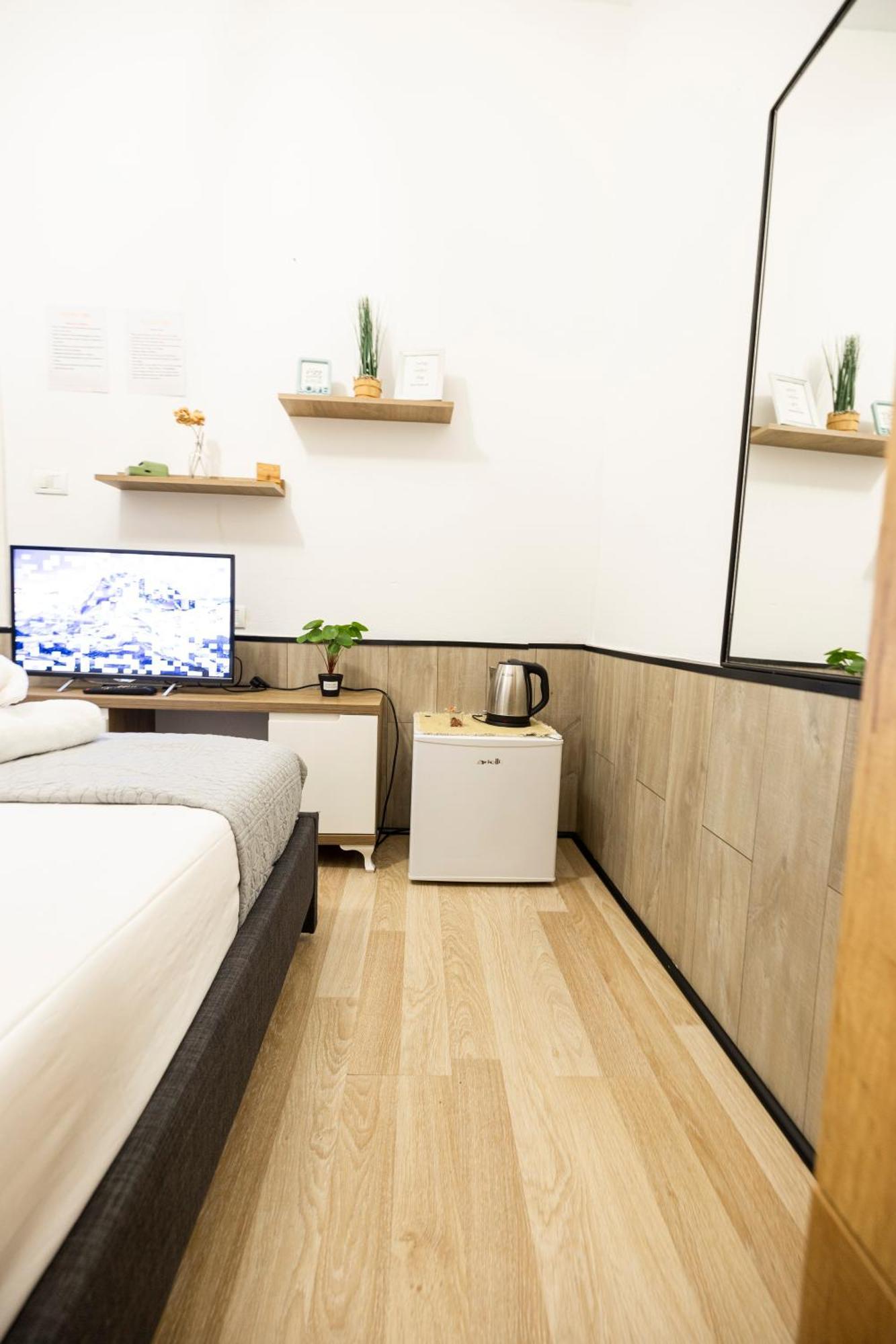 Tiny Cute Studio Near The City Center - 5 Min Walk Тирана Экстерьер фото