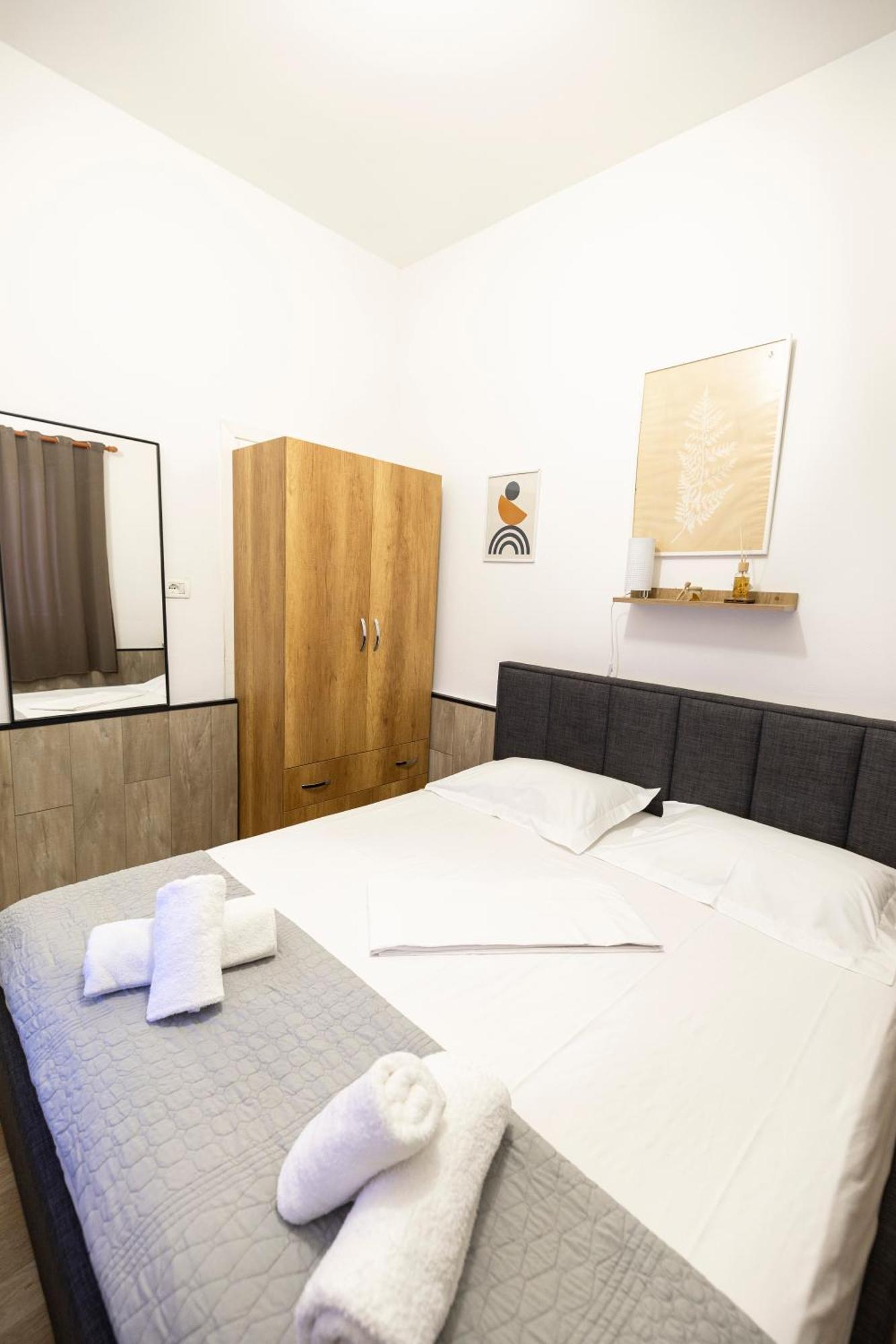Tiny Cute Studio Near The City Center - 5 Min Walk Тирана Экстерьер фото